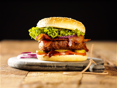 Bacon Burger Deluxe (150 gram puur rundvlees)